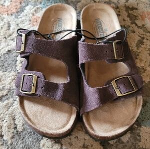 Woodstock sandals, boys size 4, women's 5.5